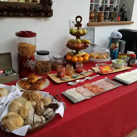 Dos Poetas Bed & Breakfast 3*