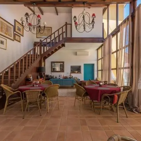 Dos Poetas Bed & Breakfast