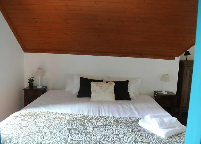Dos Poetas Bed & Breakfast 3*